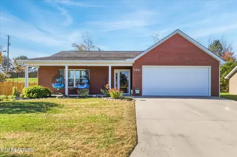 7731 Cooper Meadows Ln, Knoxville, TN 37938