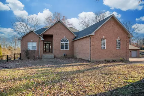 754 Hafner Rd, Charlotte, TN 37036