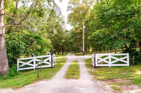 9426 Houston Ln, Ooltewah, TN 37363