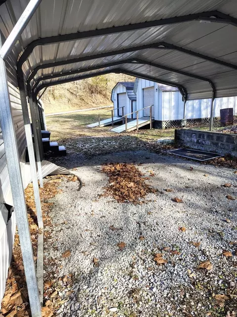 112 Coker Ln, New Tazewell, TN 37825