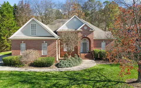 301 Horse Creek Dr, Chattanooga, TN 37405