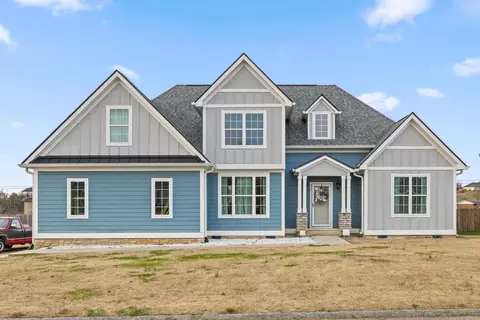 8112 Holly Crest Dr, Chattanooga, TN 37421