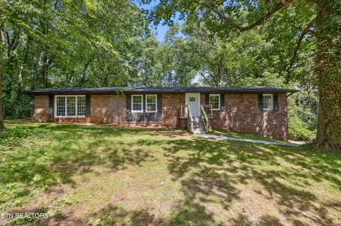 2433 Alberta Dr, Knoxville, TN 37920
