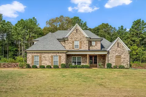 301 Fairview Trl, Byhalia, MS 38611