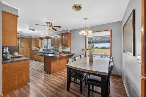 Dining - 2191 Highway 100, Centerville, TN 37033 photo 1 of 1