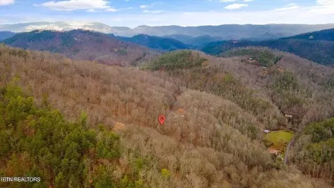6 Deep Spring Ln, Sevierville, TN 37862