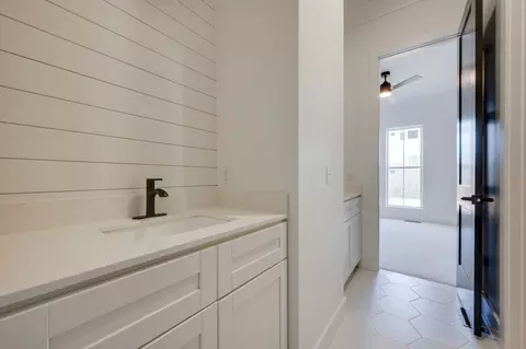 Bath - 3213 Carolina Ave, Centerville, TN 37033 photo 9 of 9