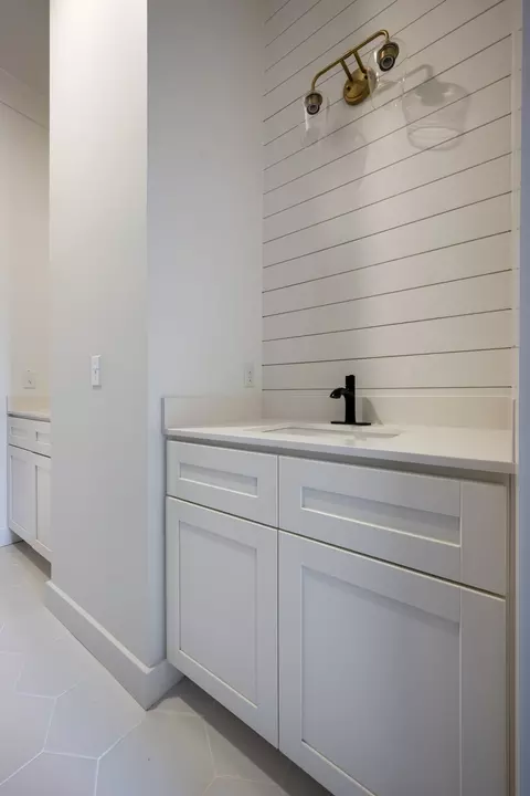 Bath - 3213 Carolina Ave, Centerville, TN 37033 photo 7 of 9
