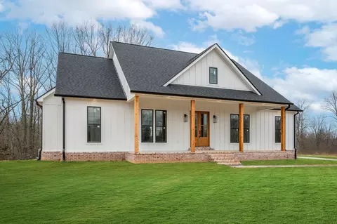 3213 Carolina Ave, Centerville, TN 37033
