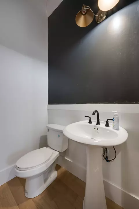 Bath - 3213 Carolina Ave, Centerville, TN 37033 photo 1 of 9