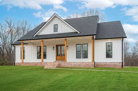 Exterior - 3213 Carolina Ave, Centerville, TN 37033 photo 4 of 6