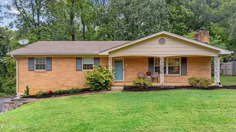 412 Kendall Rd, Knoxville, TN 37919