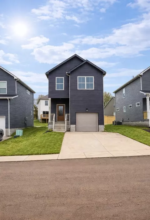 881 Dogwood Trl, Clarksville, TN 37042