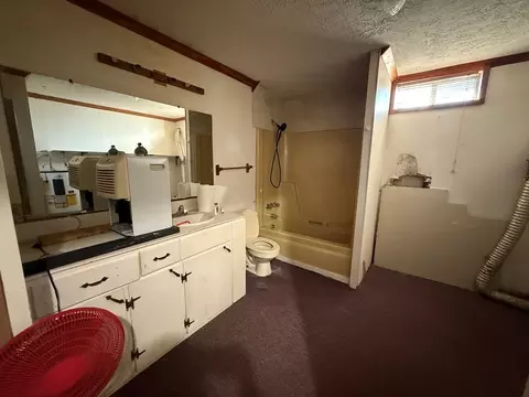 Bath - 7036 J D Randolph Rd, Baxter, TN 38544 photo 1 of 3