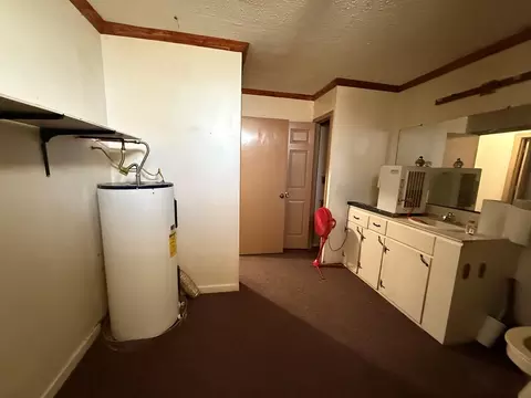 Bath - 7036 J D Randolph Rd, Baxter, TN 38544 photo 2 of 3