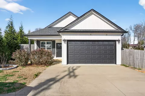 817 S Mountain St, Smithville, TN 37166
