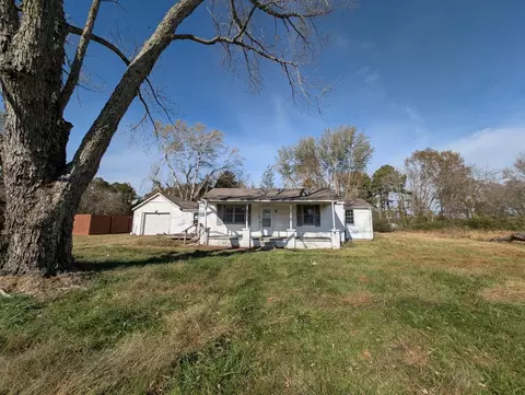 2511 Woodlawn Rd, Woodlawn, TN 37191
