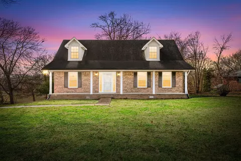 423 Warren Cir, Clarksville, TN 37040
