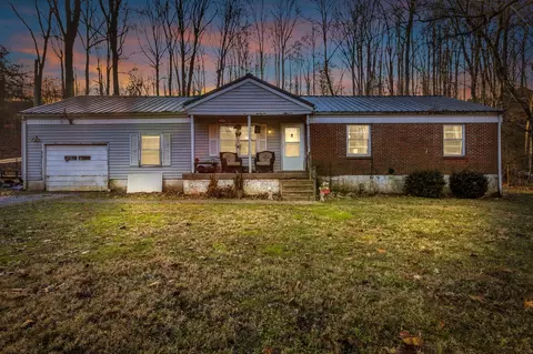 7880 Johnny Crow Rd, Lyles, TN 37098