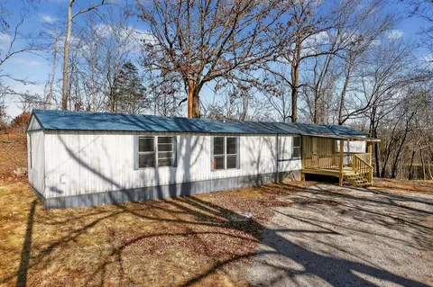 2696 Doran Rd, Sparta, TN 38583