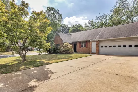 2951 Millers Pond Dr, Memphis, TN 38119