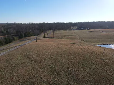 374 Buck Graves Rd, Westmoreland, TN 37186