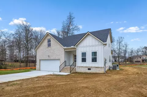 560 Oak Glen Dr, Smithville, TN 37166