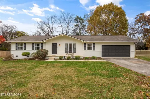 11620 Foxford Dr, Knoxville, TN 37934