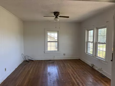104 General Ave, Centerville, TN 37033 photo 5