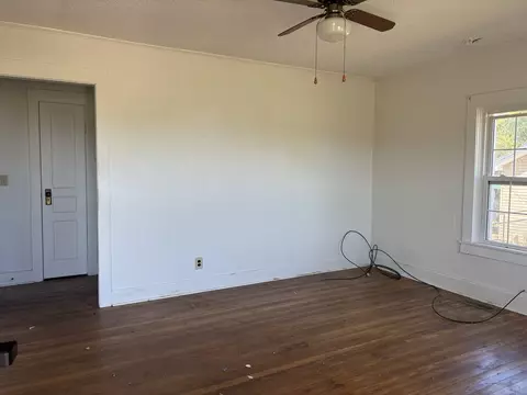 104 General Ave, Centerville, TN 37033 photo 2