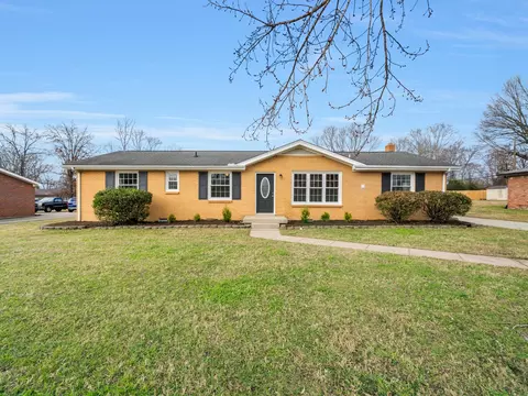 204 Kingswood Dr, Clarksville, TN 37043