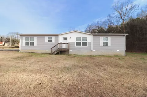 186 Aggie Perry Rd, Bethpage, TN 37022