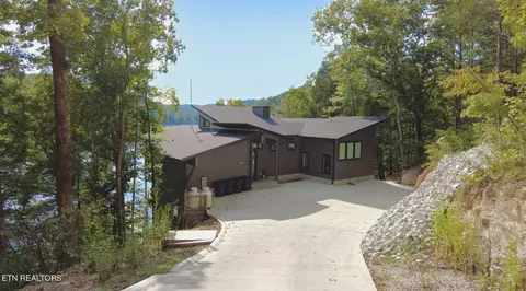 143 Hidden Ln, La Follette, TN 37766
