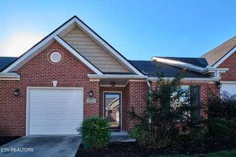 2145 Beacon Light Way, Knoxville, TN 37931
