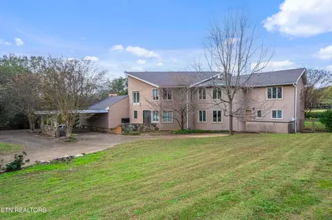 12121 S Fox Den Dr, Knoxville, TN 37934
