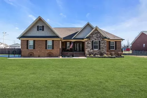 73 Al White Dr, Manchester, TN 37355