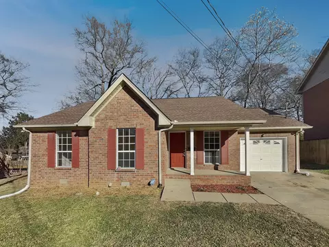 805 Carlisle Ct N, Nashville, TN 37214