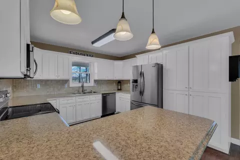 Kitchen - 126 Dial Ln, Rickman, TN 38580 photo 3 of 4