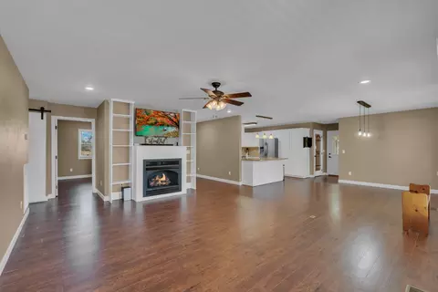 Living - 126 Dial Ln, Rickman, TN 38580 photo 6 of 8