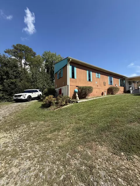 1219 SE Dockery Ln, Cleveland, TN 37323
