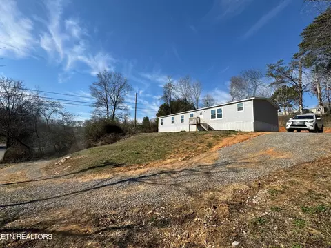 720 Coward Rd, Clinton, TN 37716