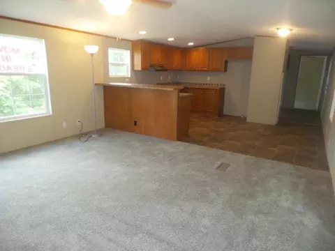 306 T Cooper Rd, Lancing, TN 37770 photo 5