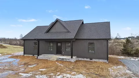 340 Hawkins Rd, Westmoreland, TN 37186