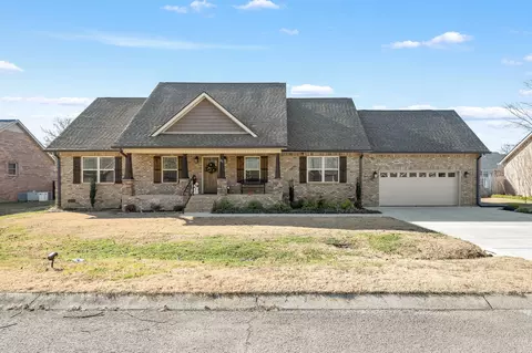 105 Cumberland Ct, Tullahoma, TN 37388