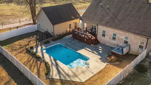 5563 Stacy Springs Rd, Springfield, TN 37172