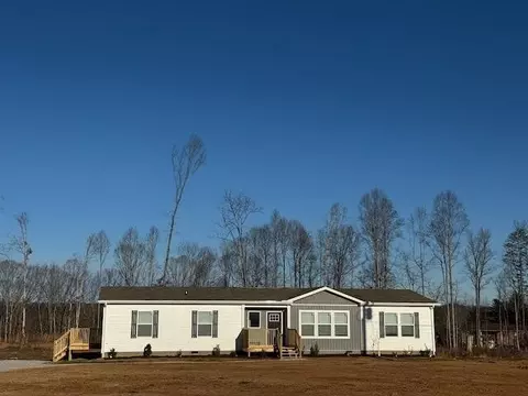 212 Community Dr, Madisonville, TN 37354