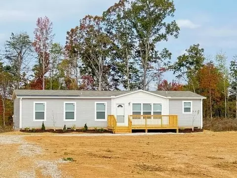 208 Community Dr, Madisonville, TN 37354