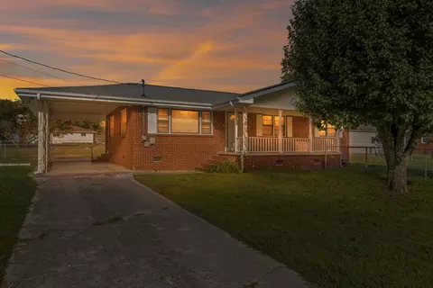 15 Evelyn Dr, Rossville, GA 30741