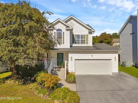 8135 Robins Nest Ln, Knoxville, TN 37919