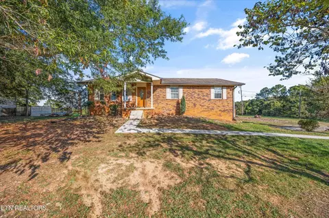 2824 Vicksburg Ln, Strawberry Plains, TN 37871
